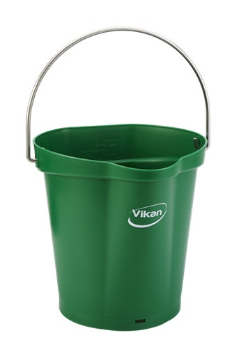 Se Vikan Spand med hældetud 6 liter Grøn B: 270 mm H: 258 mm (56882) hos BLITE